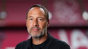 Twee jaar na het verlies van Daniëlle heeft John van 't Schip weer geluk in  de liefde gevonden ❤️ Bekijk beelden in de eerste reactie 👇