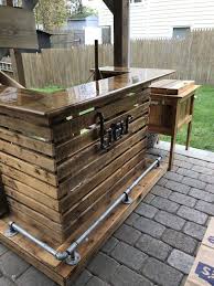 Lindo Balcao Feito Com Pallets Diy Outdoor Bar Pallet Bar Diy Outdoor Patio Bar
