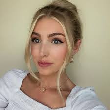 Emily Ledoux's Instagram, Twitter & Facebook