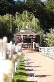 Weeping Willow Tree Wedding Ceremony Location In Indiana Weeping Willow Wedding Portland Wedding Venues Outdoor Wedding Venues Outdoor Wedding Ceremony