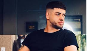 Zhgenjehen Fansat E Reperit Noizy Gazeta Online Insajderi Modelja e fitnesit me fotografi provokuese, noizy e ben 'hor' (foto). zhgenjehen fansat e reperit noizy
