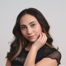 Ashley Dager's Instagram, Twitter & Facebook