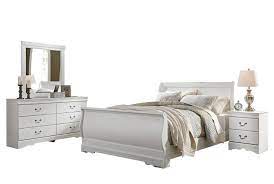 Start with a bed style and let the rest of the décor follow or fall in love with a single piece and synchronize accordingly. Ashley Anarasia 4pc E King Sleigh Bedroom Set In White Be Sure To Check Out This Ashley Furniture Bedroom Ashley Bedroom Furniture Sets Sleigh Bedroom Set