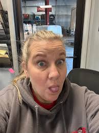 My purpose is to amuse! Simply to amuse! Nothing serious, nothing political  🥺