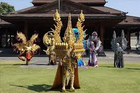 Saat ini terdapat 10 daftar negara anggota asean termasuk indonesia. Solo Batik Carnival 2019 Ajang Adu Megah 11 Negara Asia Tenggara