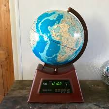 Globe Terrestre Global Clock Union Elecs Brocanteandco Boutique En Ligne De Brocante Globe Terrestre Terrestre Decoration Vintage
