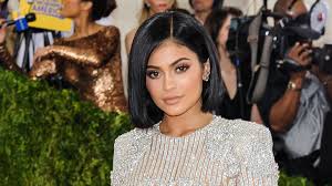 Seriously — just a quick scroll through jenner's many, many selfies and you might think that they were photographed by someone specifically. Wie Kylie Jenner Ihre Korperziele Wirklich Erreicht News24viral