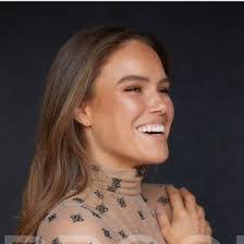 Danielle Collis's Instagram, Twitter & Facebook