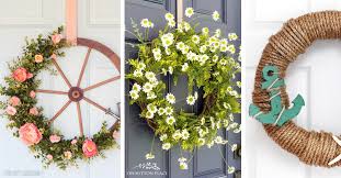 Another fantastic idea how to make a burlap wreath is to use styrofoam as a base. 18 Splendid Summer Wreath Ideas That Go Just Right With The Season