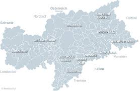 Die südtirol karte zeigt die wichtigsten städte, straßen, flüsse und seen, die bedeutendsten berge, sowie die grenzen der bezirksgemeinschaften. Suedtirol De Reisefuhrer Sudtirol Land Leute Reisetipps