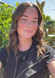 Lara Call's Instagram, Twitter & Facebook