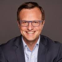 Kris Bortz's Instagram, Twitter & Facebook