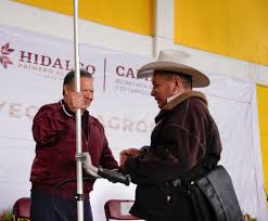 Julio Menchaca - Con la entrega de apoyos directos,... | Facebook