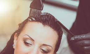 Other chemicals in common hair salon products — gels, sprays, mousses — have been associated with everything from asthma to neurological issues to to get our vetted recommendations for organic hair salons near you, download our free guide! Chemical Free Hair Dye Find Out Why Henna S Back In Fashion Hello
