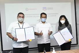 Pelindo 1 bersama komisi pemberantasan korupsi (kpk) menandatangani kerja sama penanganan pengaduan tindak pidana. Pelindo 1 Intensifkan Kolaborasi Dan Sinergi Jelajah News