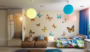 Stiker adalah media promosi yang aplikasinya ditempelkan pada produk sebagai identitas sebuah merek agar mudah dikenali oleh target market dan membedakan dengan pesaing. 4 Jenis Dan Cara Pasang Wall Sticker Dengan Mudah