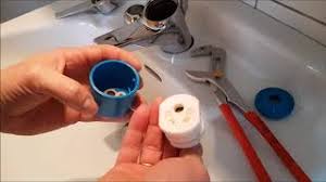 Ein wasserhahn ist täglich im einsatz. Wasserhahn Reparieren Und Entkalken Einhebelmischer How To Repair A Water Tap Tap Washer Youtube