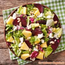 Rote bete ist nicht nur besonders aromatisch und besticht mit ihrer. Rote Bete Salat Mit Ananas Und Feta Gesundes Low Carb Rezept Zum Abnehmen