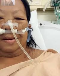 selamat jalan mama.. terima kasih telah berjuang hingga garis finish rumah  mama di surga sudah jadi maaf ya ma chris ga bisa ngantar kepergian mama  tadi Chris selalu sayang mama terima kasih