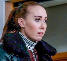 Tracy harbours fugitive rob!