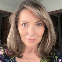 Sandra Hare's Instagram, Twitter & Facebook