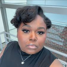 Why does having your edge swooped, mean that they're “Laid”? As if, I don't  put that little swoop right where her part is. It's not laid. #johngeorge  #chicagohair #johngeorgehair #biolage #btcteam #thejohngeorgeexperience #