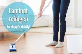 Auf glatten und nicht saugenden untergründen wie fliesen haftet weder farbe noch eine spachtelmasse. Laminat Reinigen Die Besten Tipps Fur Glanz Ohne Streifen