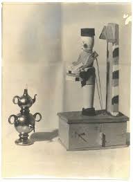 Bildersammlungen als Denkmaterial. Materialismen, Realismen, Kunst  (1900-1960)