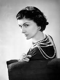 Ha una grande casa di moda. Coco Chanel La Stilista Francese Icona Della Moda Moriva 45 Anni Fa Fashion Times
