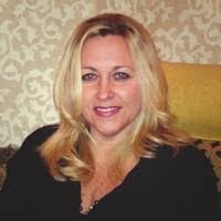 Kelli Tuttle's Instagram, Twitter & Facebook