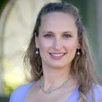 Kelly Kent's Instagram, Twitter & Facebook