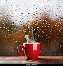 Tasse de café un jour de pluie Photo Stock - Alamy