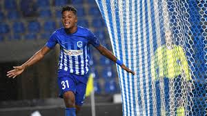 De middenvelder sluit aan bij de beloften. Leon Bailey Joins Bayer Leverkusen From Genk On Deal Until 2022