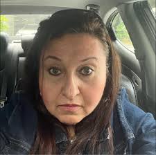 Is there a Canadian alternative to Swiffer dusters and wet jets?