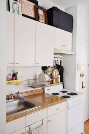 Getting Rid Of The Fugitive Filth I Was Harboring In My Kitchen Modern Apartment Decor Apartment Therapy Small Spaces Small Apartment Therapy