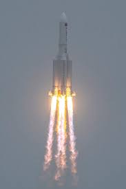 Eind vorige maand vertrok de dertig meter hoge raket vanuit china richting de ruimte. Eeuid65tfiujrm
