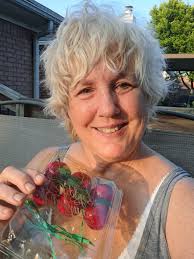 Decisions decisions ... do I leave the kids or the plants? 🤣🤣 just  kidding! Everyone got to ride with a tomato