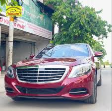 Dịch Vụ đổi Màu Sơn Xe Mercedes Benz Cao Cấp Từ Màu đen Sang Màu đỏ Tại  TP.HCM
