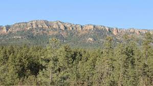 Colorado plateau to northeast, lower level deserts of basin and range to west. Why Do We Call It The Mogollon Rim