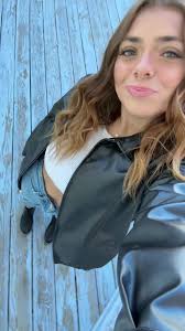 Emma Gillis (@emmagillyy)