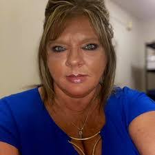 Amanda Byerly's Instagram, Twitter & Facebook