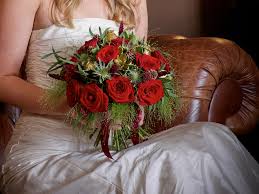 Say merry christmas with our finest, festive christmas flowers. Christmas Wedding Flowers For The Festive Bride Interflora