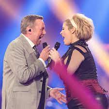 The latest tweets from @maite_kelly Roland Kaiser Ein Baby Maite Kelly Luftet Das Susse Geheimnis Intouch