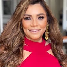 X-এ Sandra Salazar: "Feliz por este gran proyecto que redundó en un Emmy.  Gracias al gran @oborraez, al extraornario @latineyesmedia y a  @Edithgranero y @victorgallegos por su apoyo esencial, y a nuestro