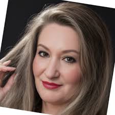 Daniela Mills and Logan Payne, each celebrate their recognition as Business  Insurance Break Out Award honorees at the 2018 Break Out Awards event in  #NewYork. The program consists of 40 professionals…