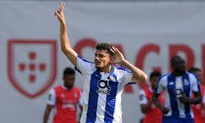 Stránka tímu fc porto) alebo stránky súťaží ako liga majstrov, fortuna liga a ďalších viac ako 5000 súťaží z 30+ športov z celého sveta. Tiquinho Soares Eleito O Melhor Avancado Do Mes Maisfutebol