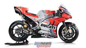 Motogp grid switches from four to three bikes per row while the 250cc and 125cc classes retain four bikes 2004: A Motogp Bike Going Head To Head With A Kawasaki H2r Motorcycle News