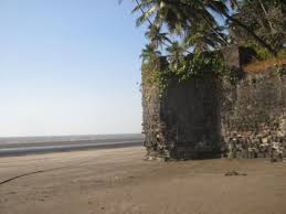 File:Revdanda Fort outer walls 04.JPG ...