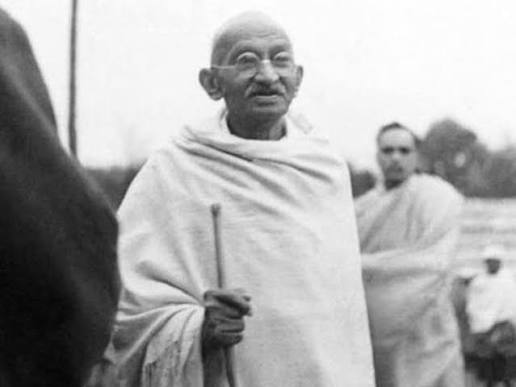 राष्ट्रपिता महात्मा गांधी जी की पुण्यतिथि पर कोटि-कोटि नमन। उनका जीवन सत्य, अहिंसा और समानता का संदेश है, जो आज भी भारत की आत्मा है।