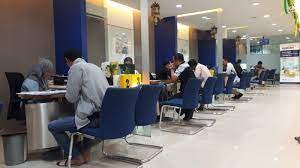 Let your financial goals become your reality and feel the dime bank. Hari Terakhir Aktivitas Di Bank Mandiri Kc Banjarmasin Ramai Nasabah Aktifkan Internet Banking Banjarmasin Post